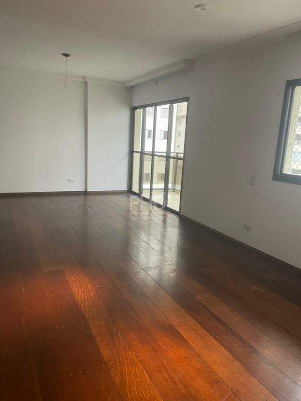 Apartamento à venda com 3 quartos, 139m² - Foto 2