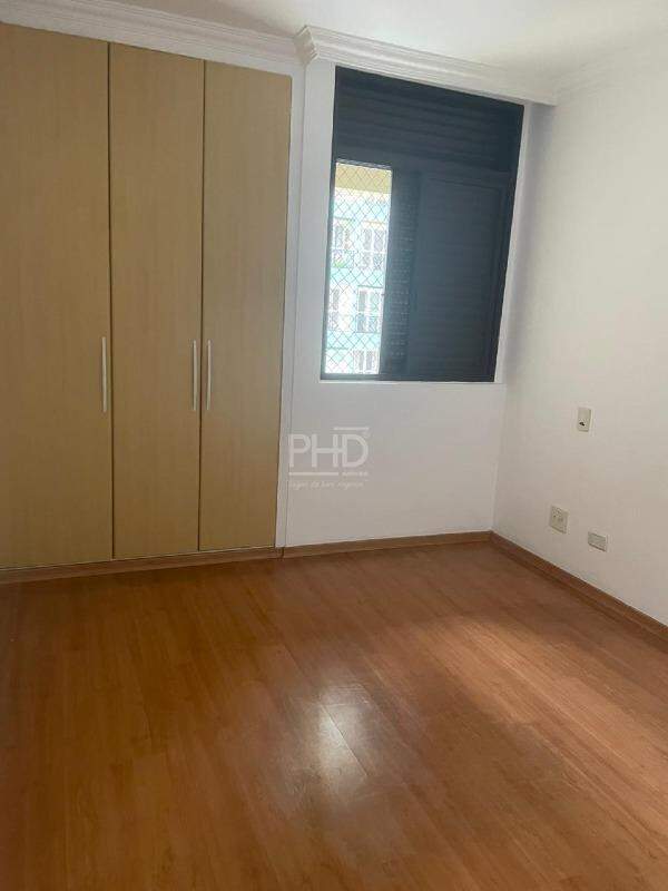 Apartamento à venda com 3 quartos, 139m² - Foto 9