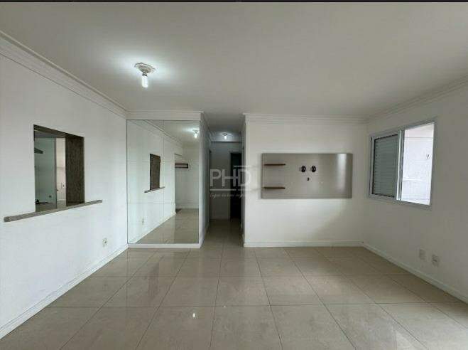 Apartamento à venda com 2 quartos, 74m² - Foto 2