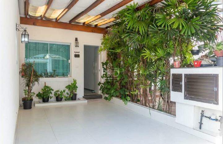 Sobrado à venda com 3 quartos, 150m² - Foto 1