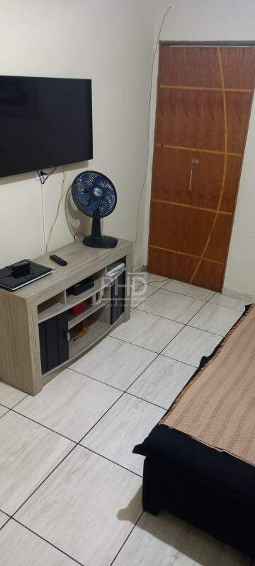 Sobrado à venda com 2 quartos, 190m² - Foto 1