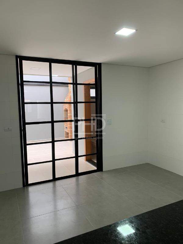 Sobrado à venda com 3 quartos, 180m² - Foto 3