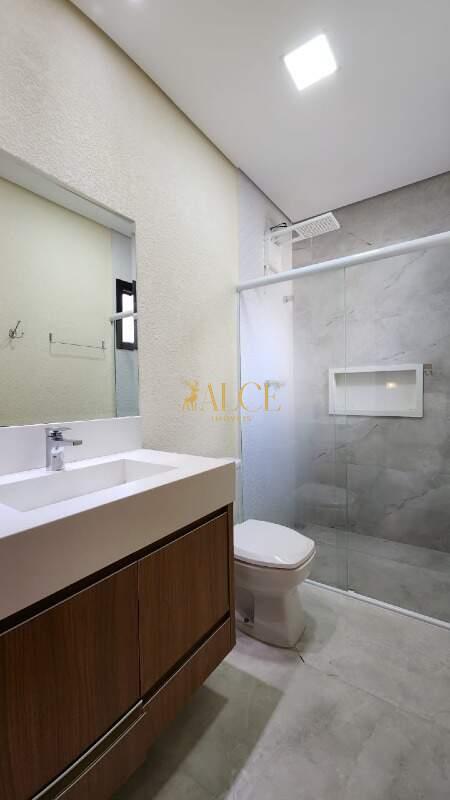 Casa à venda Jardins do Império: Banheiro