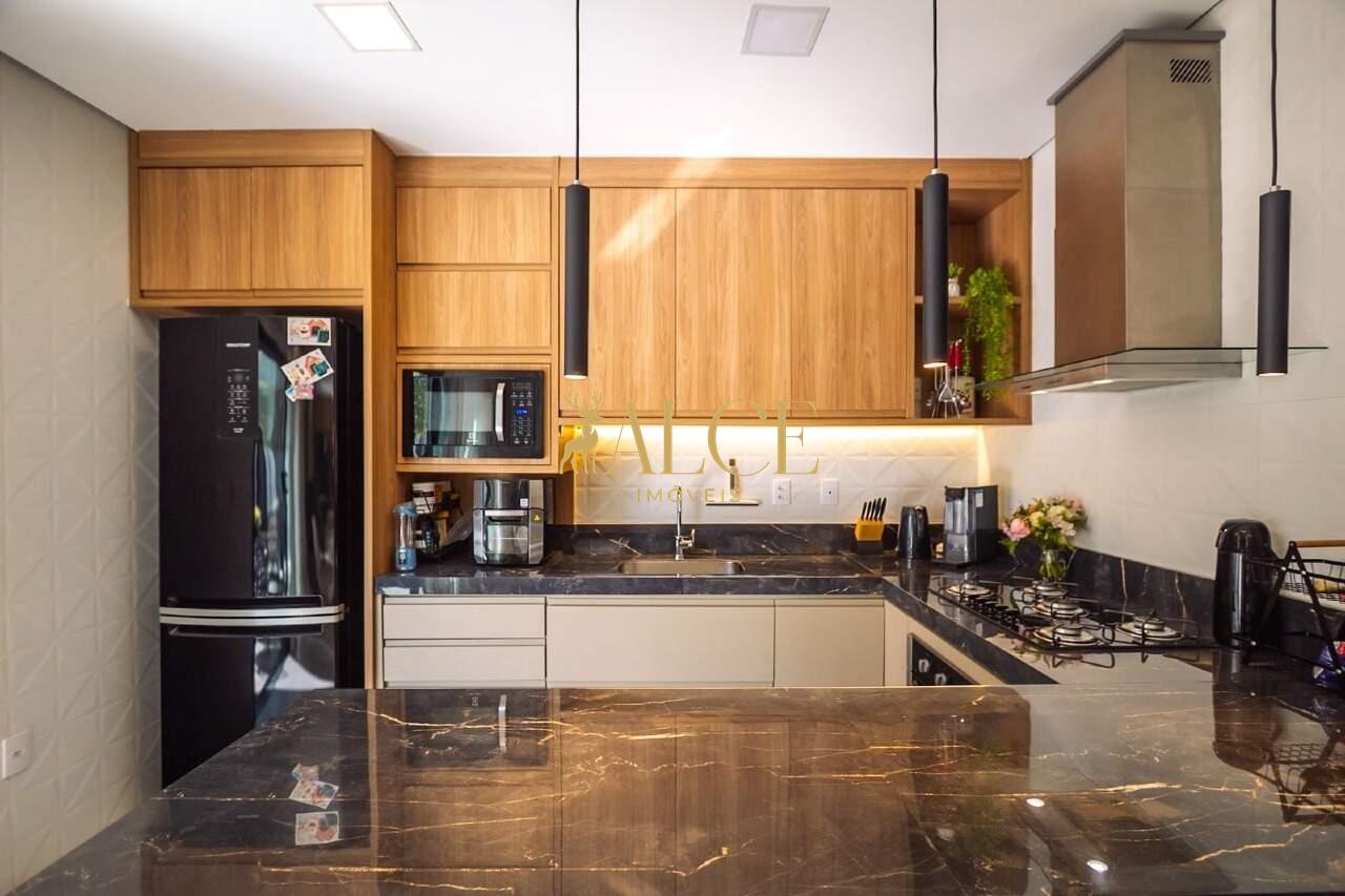 Casa Sobrado à venda Cond Dona Maria José: 