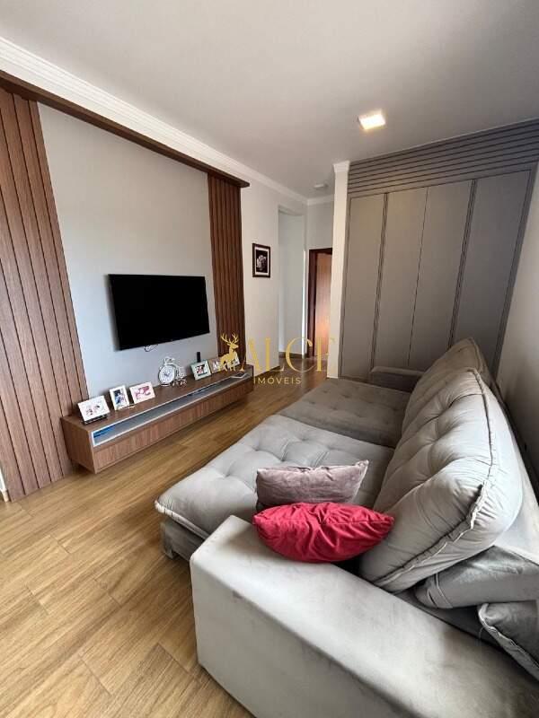 Casa Sobrado à venda Residencial Dona Maria José: 