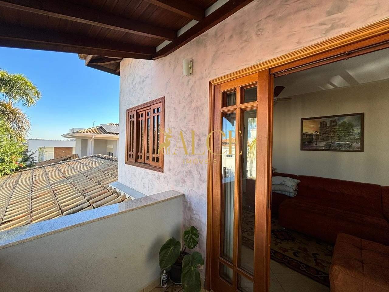 Casa à venda Cond Santa Clara: 