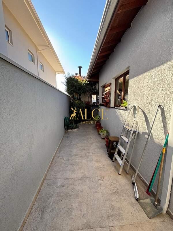 Casa à venda Cond Santa Clara: 