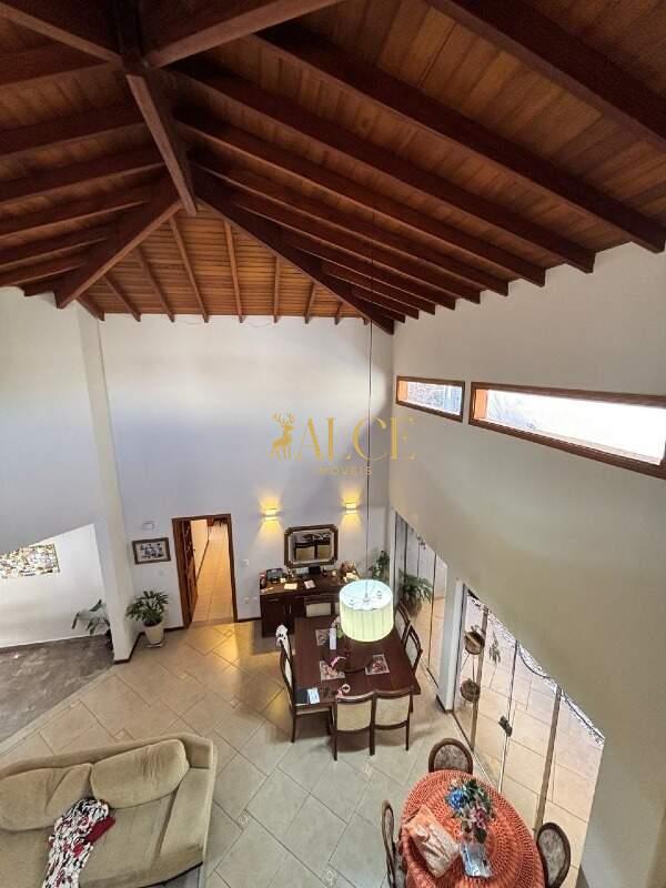 Casa à venda Cond Santa Clara: 