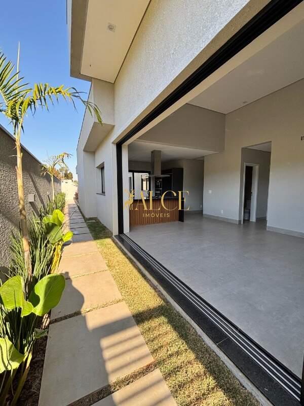 Casa à venda Chácaras Alvorada: 