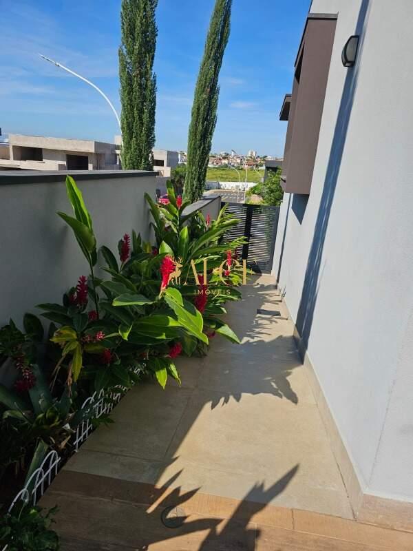 Casa à venda Jardim Esplanada: 