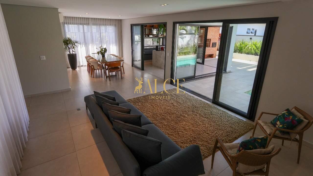 Casa Sobrado à venda Cond Di Roma: 