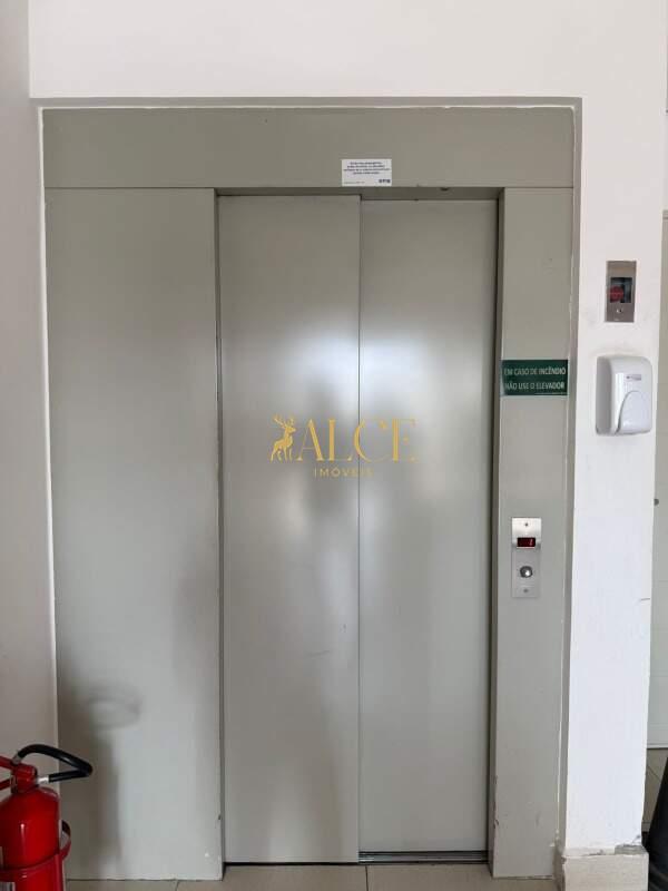 Apartamento à venda Jardim Santiago: 