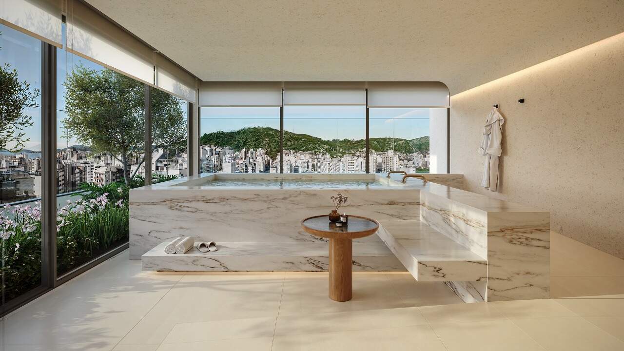 Piscina de imersão aquecida