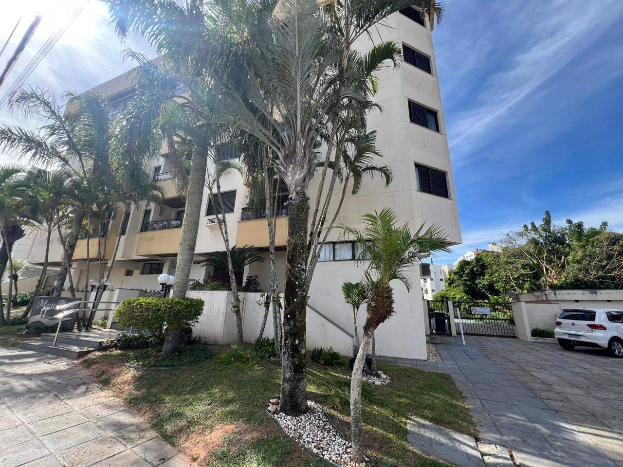 Apartamento para aluguel no Canasvieiras: 