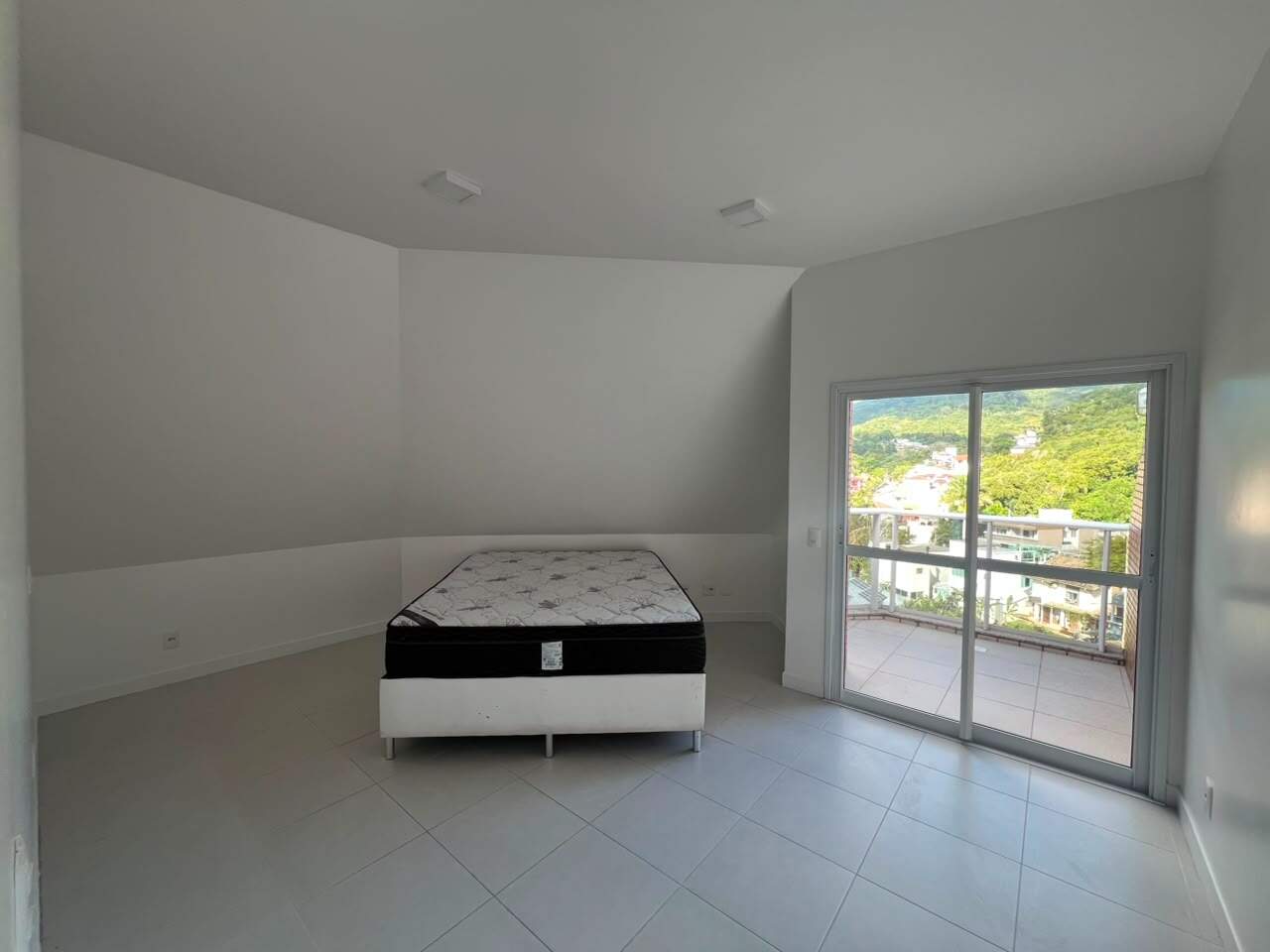 Apartamento para aluguel no Corrego Grande: