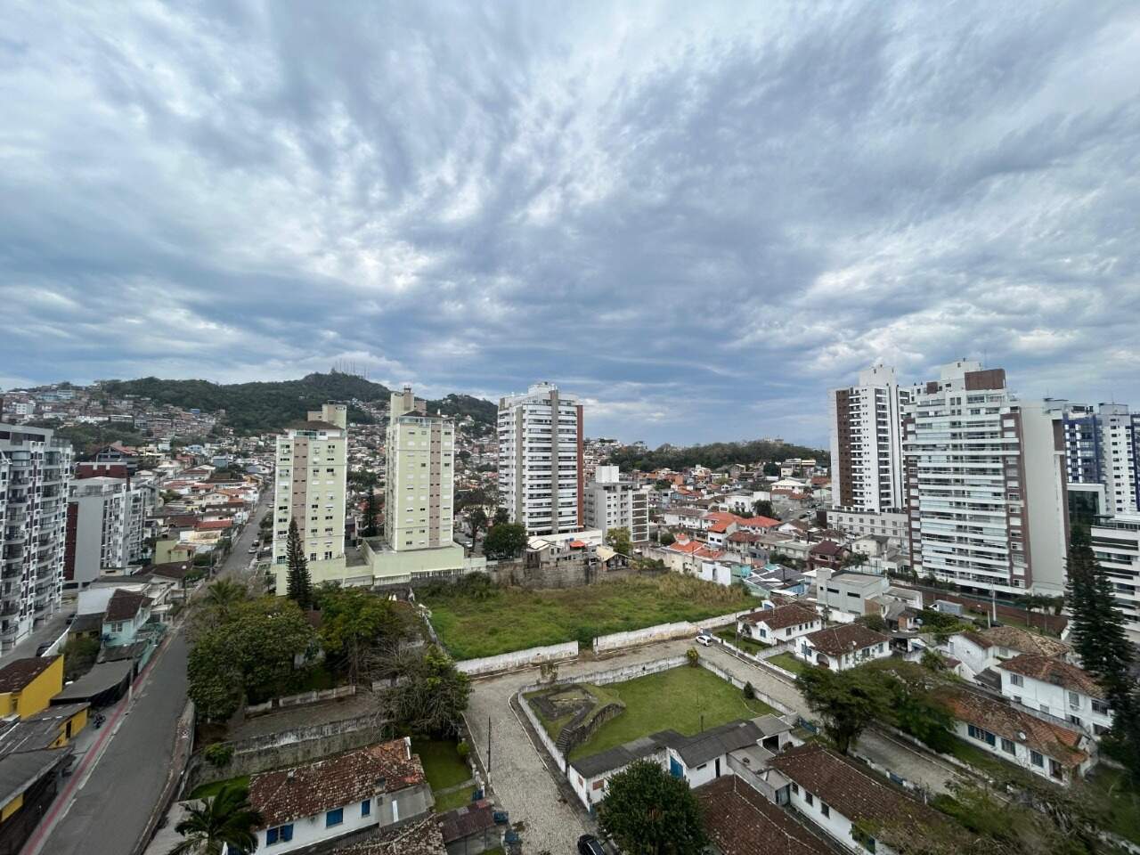 Apartamento para aluguel no Agronomica: 
