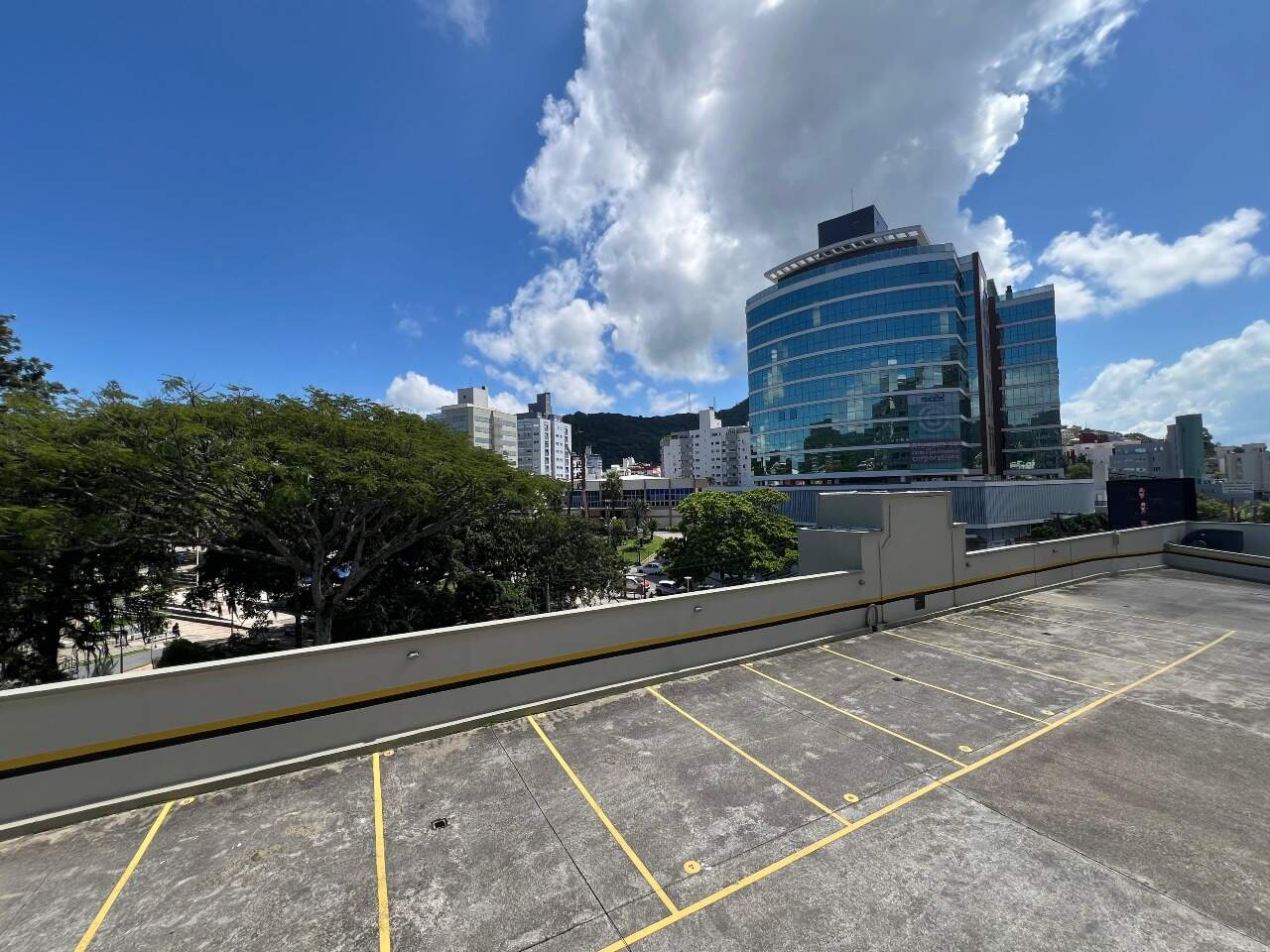 Sala para aluguel no Trindade: 