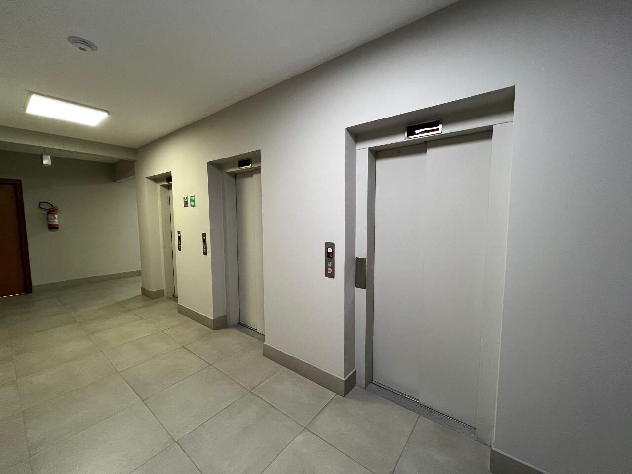 Sala para aluguel no Trindade: 