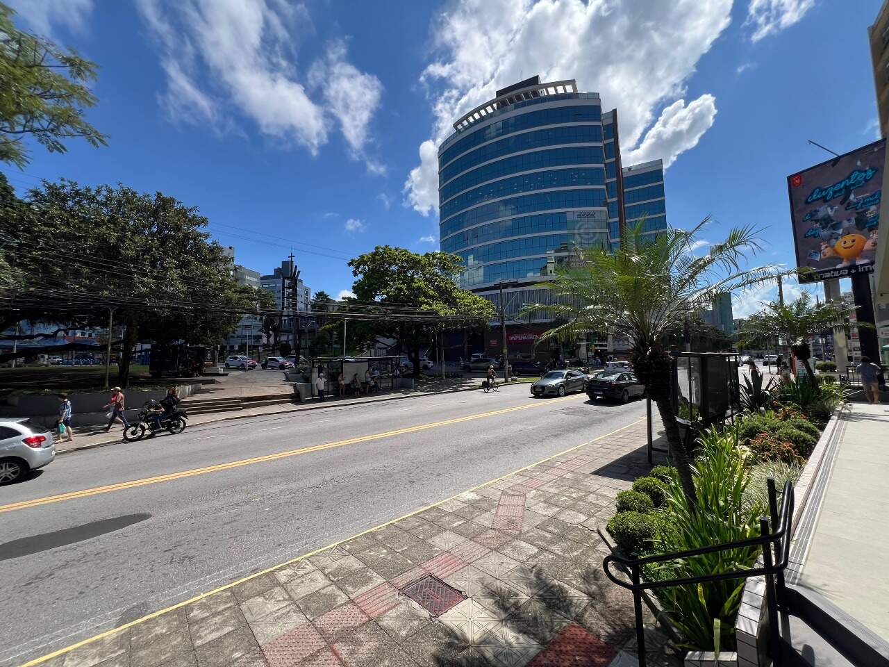 Sala para aluguel no Trindade: 