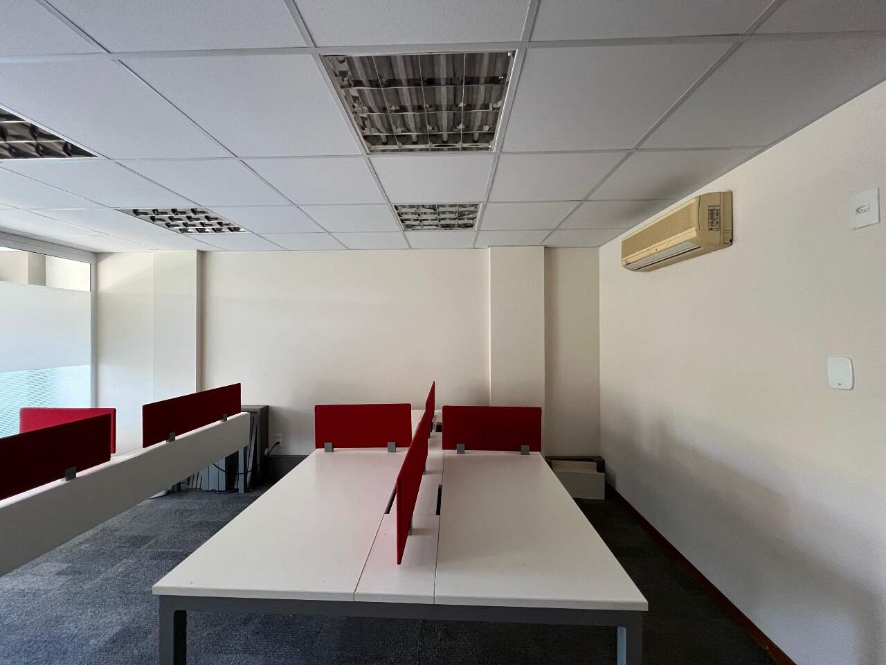 Sala para aluguel no Trindade: 