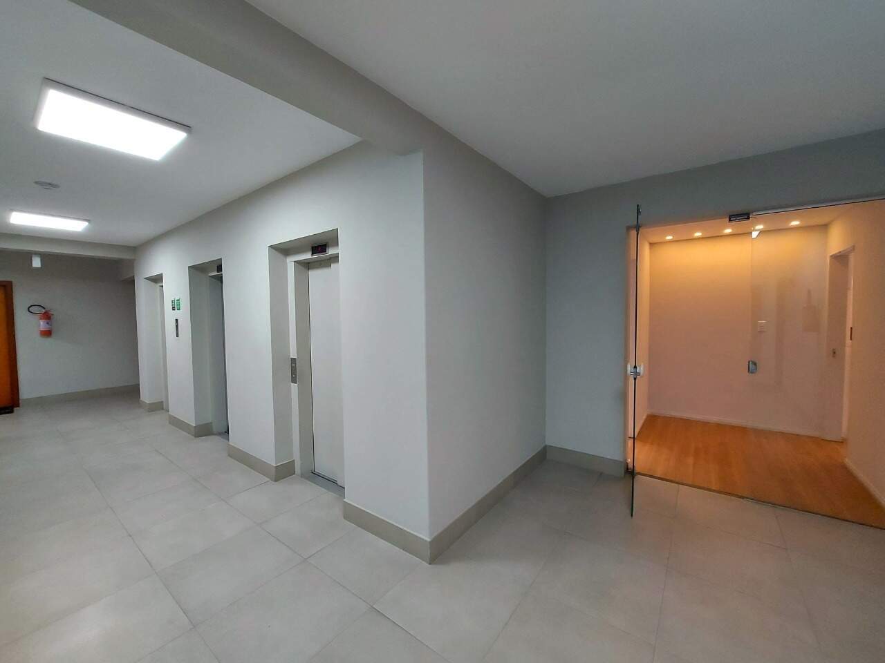 Sala para aluguel no Trindade: 