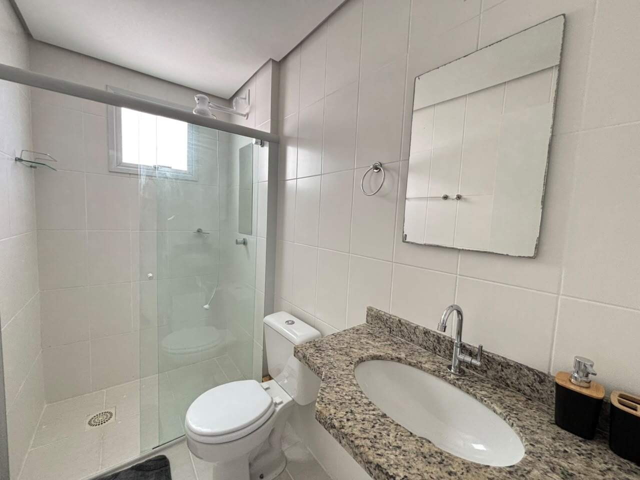 Apartamento para aluguel no Carvoeira: