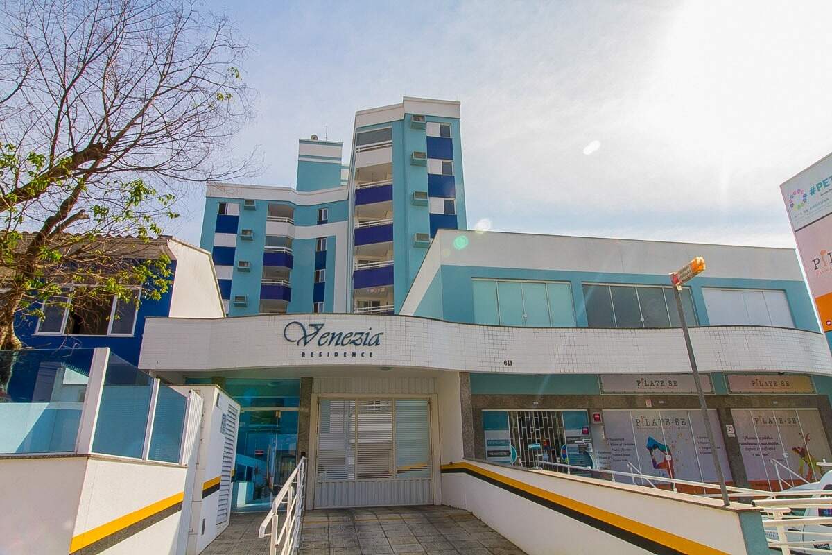 Apartamento para aluguel no Carvoeira: 