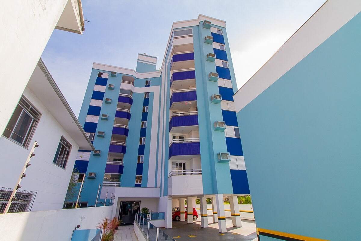 Apartamento para aluguel no Carvoeira:
