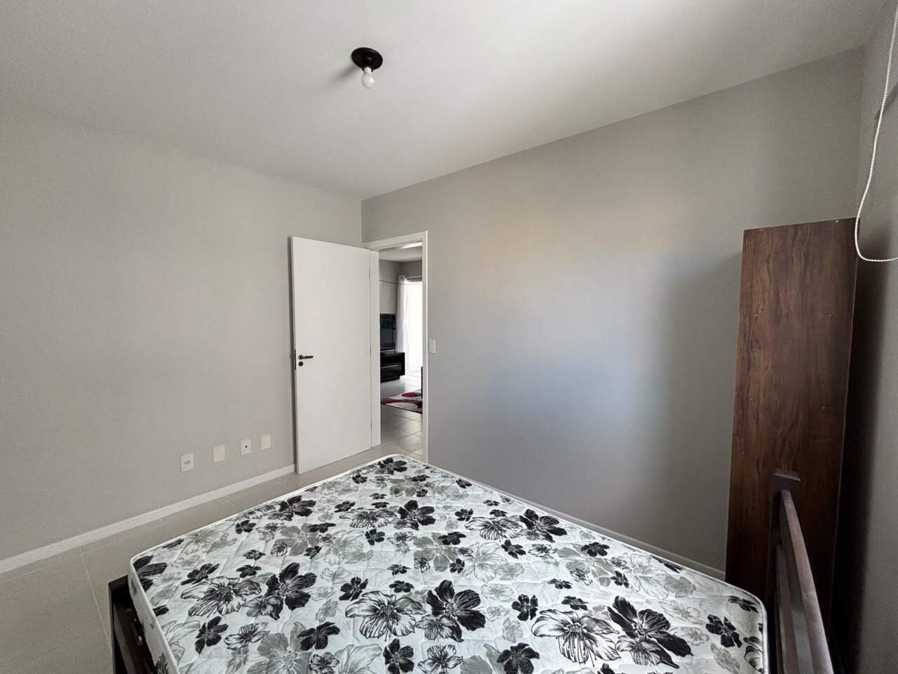 Apartamento para aluguel no Carvoeira: