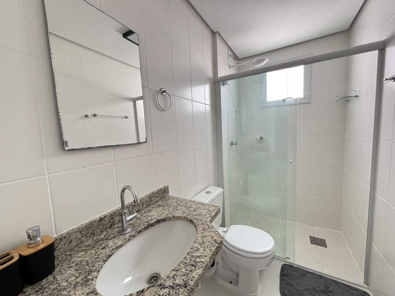 Apartamento para aluguel no Carvoeira: