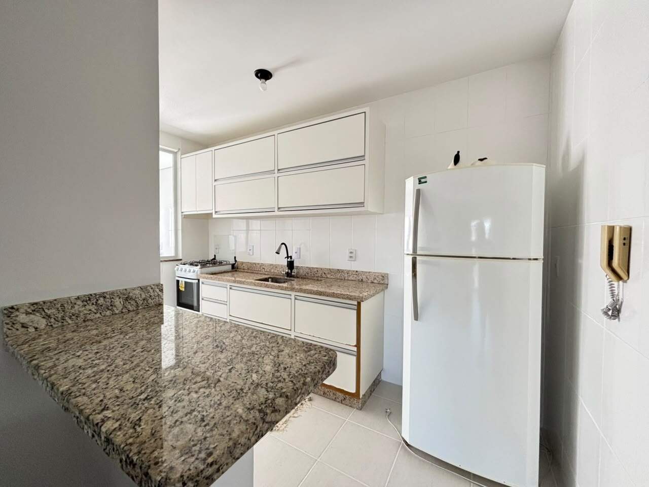 Apartamento para aluguel no Carvoeira: