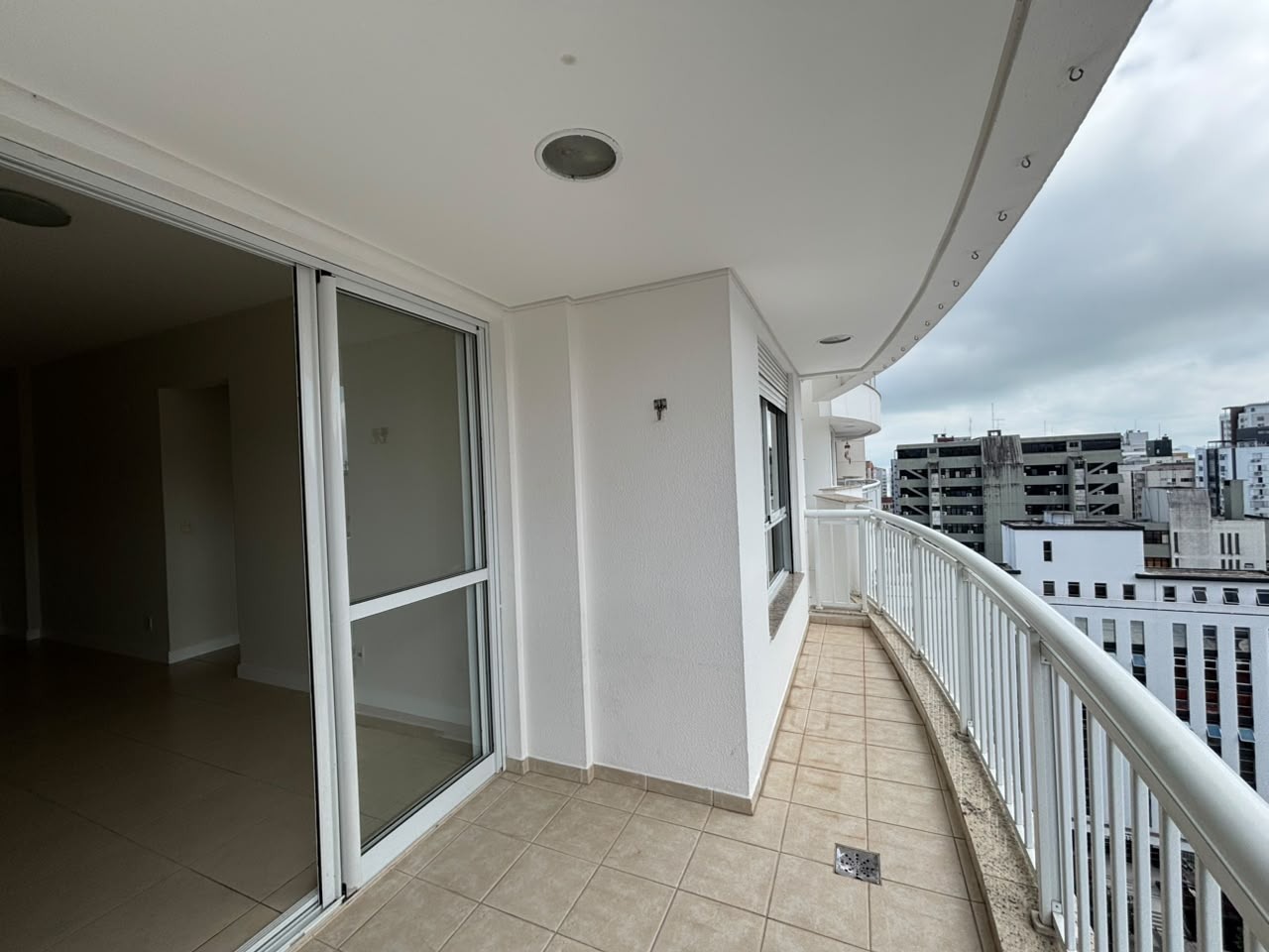 Apartamento para aluguel no Centro: 