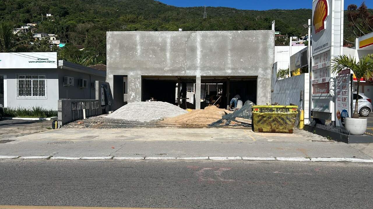 Loja para aluguel no Costeira do Pirajubaé:
