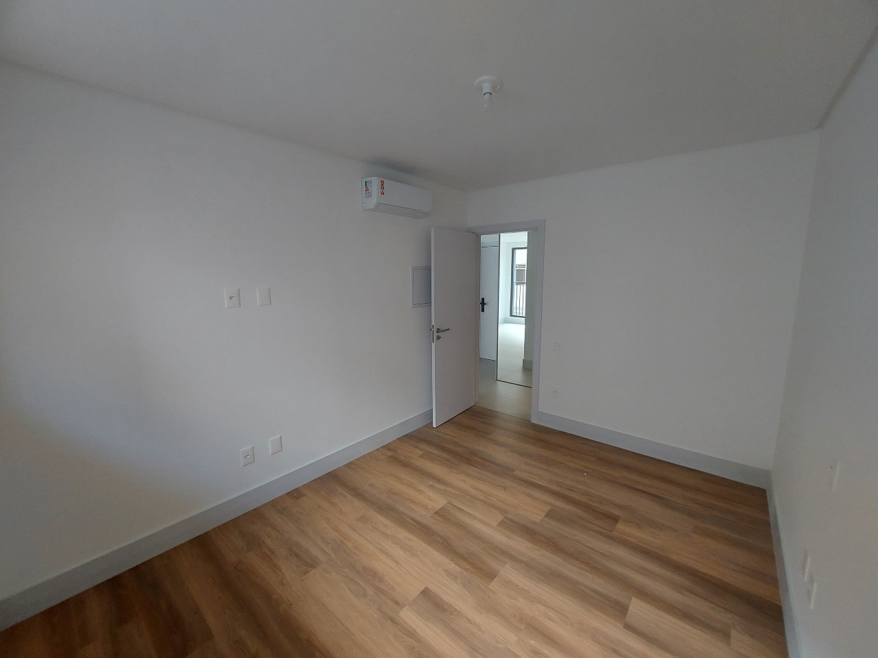 Apartamento para aluguel no Canto: 