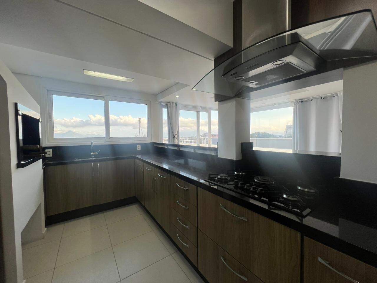 Apartamento duplex para aluguel no Estreito: