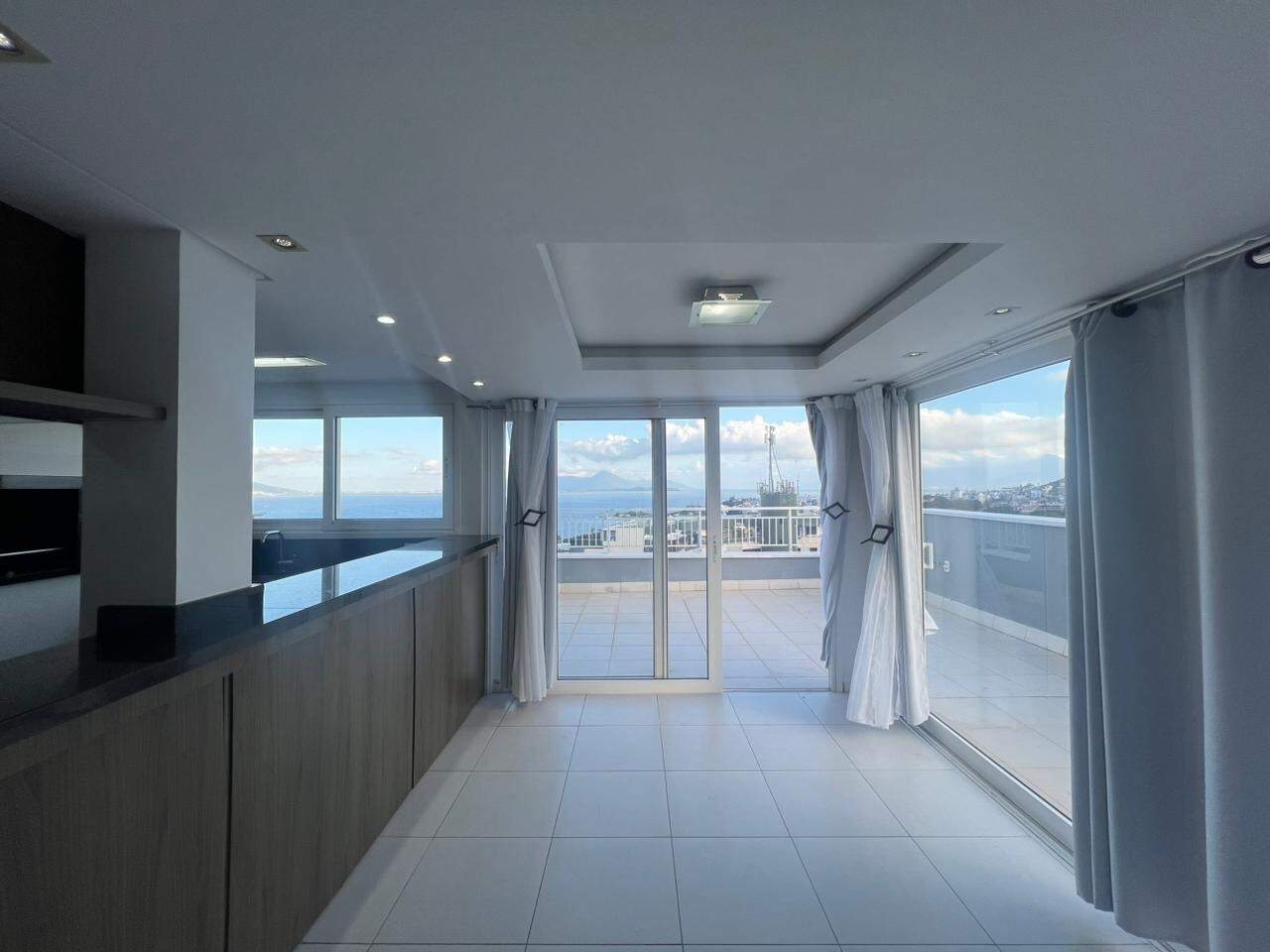 Apartamento duplex para aluguel no Estreito:
