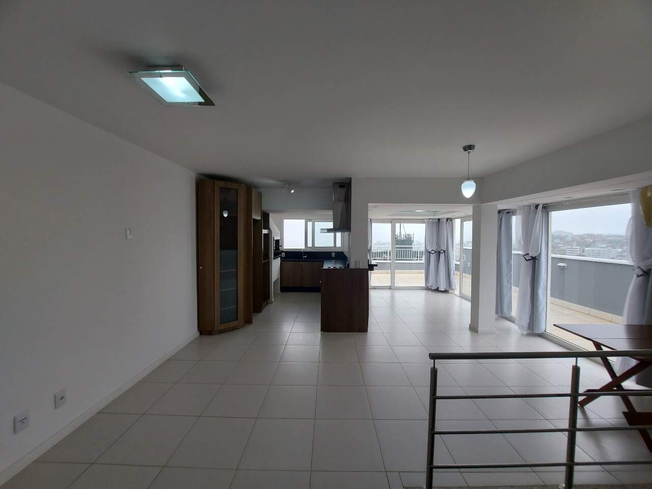 Apartamento duplex para aluguel no Estreito: