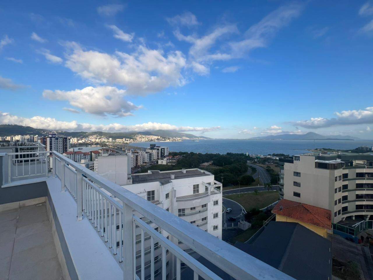 Apartamento duplex para aluguel no Estreito: