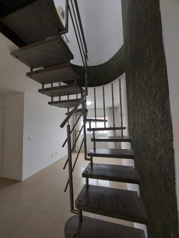 Apartamento duplex para aluguel no Estreito: