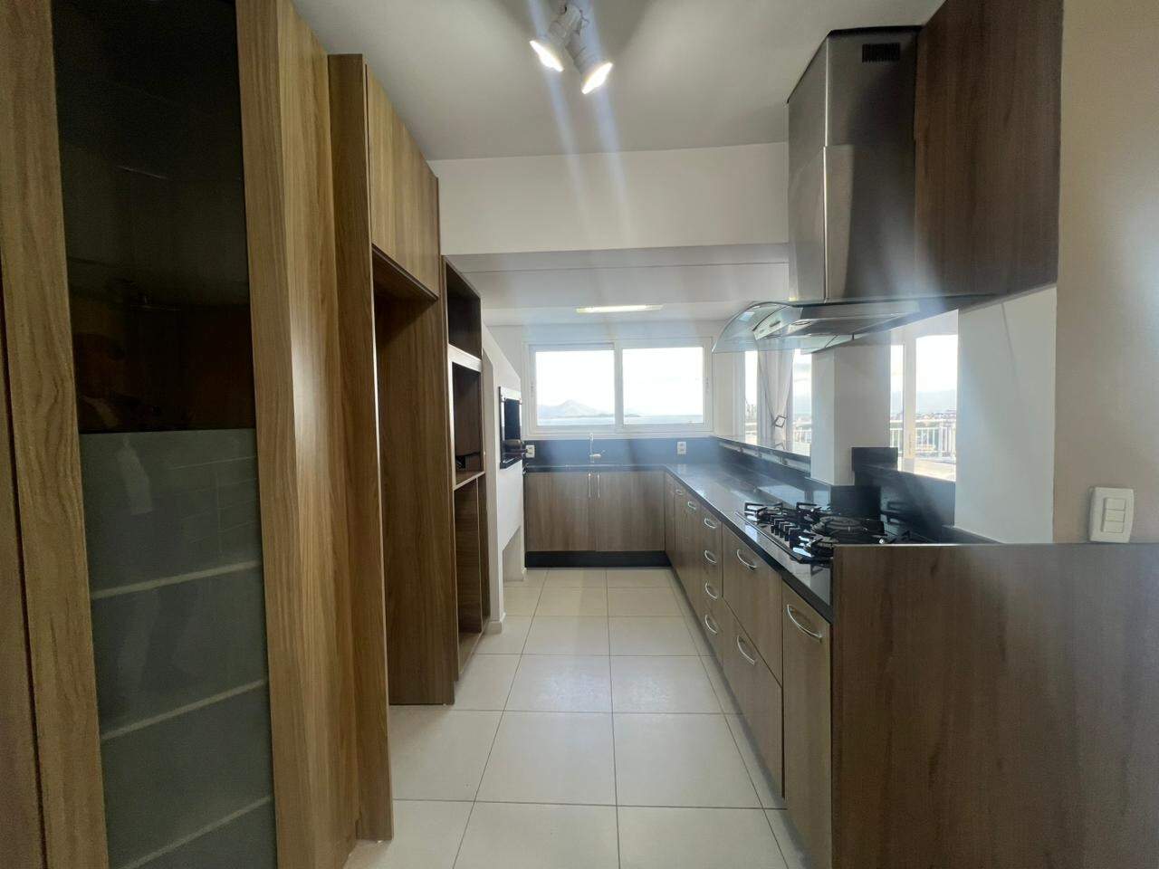 Apartamento duplex para aluguel no Estreito: