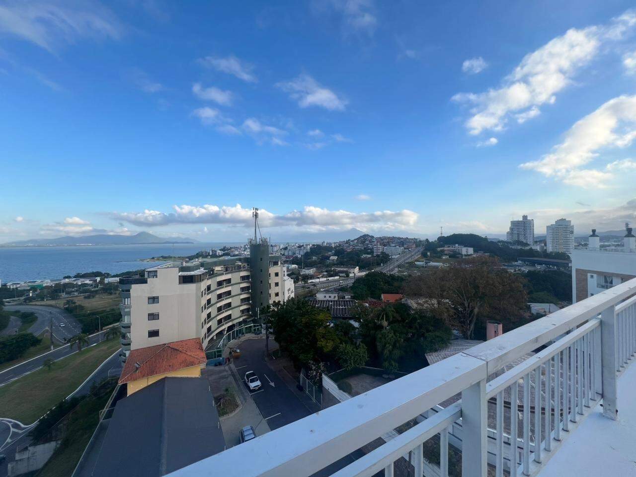 Apartamento duplex para aluguel no Estreito:
