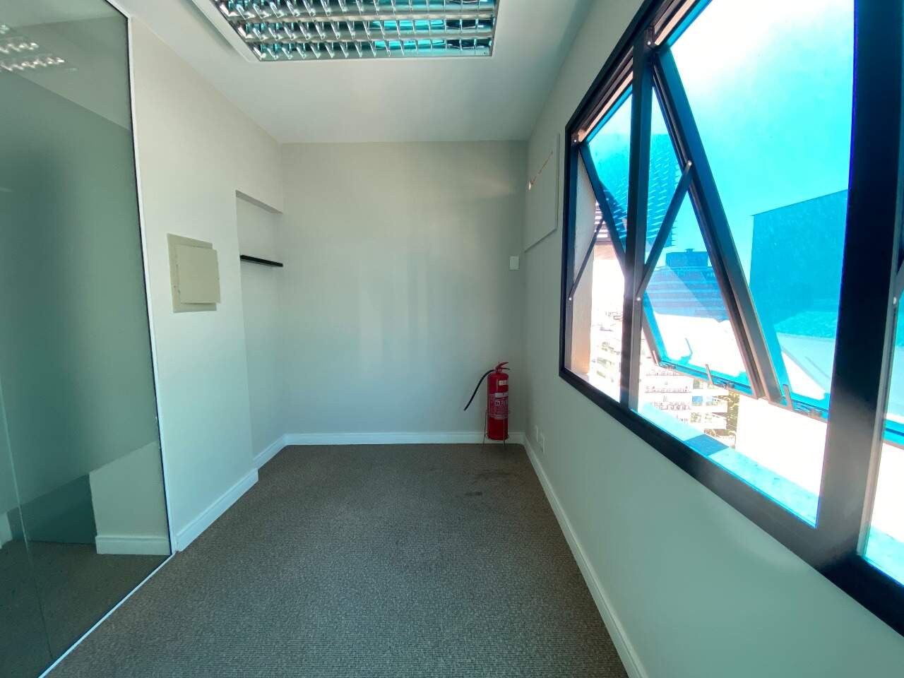 Sala para aluguel no Centro: 