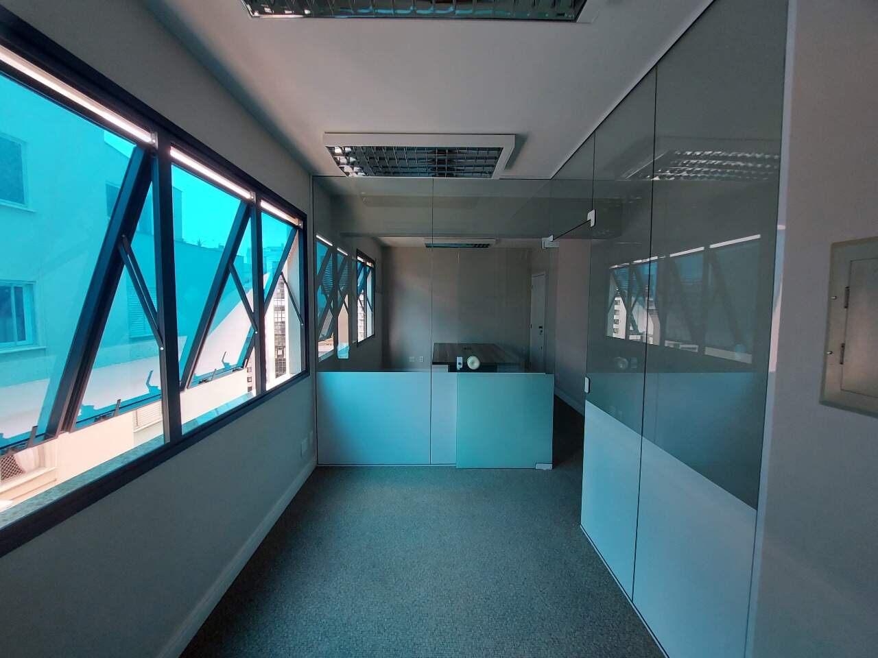 Sala para aluguel no Centro: 