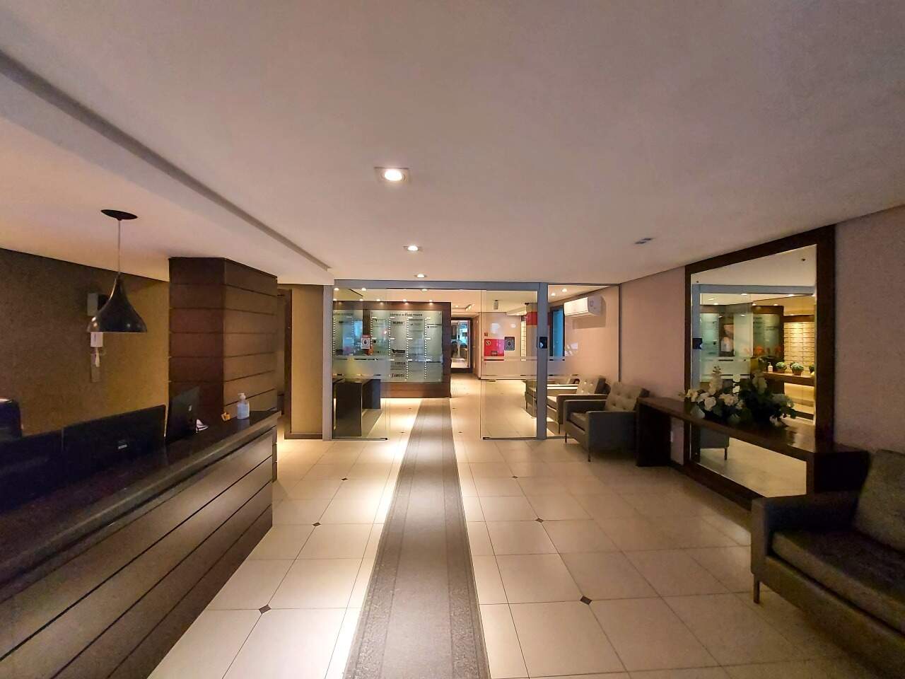 Sala para aluguel no Centro: 