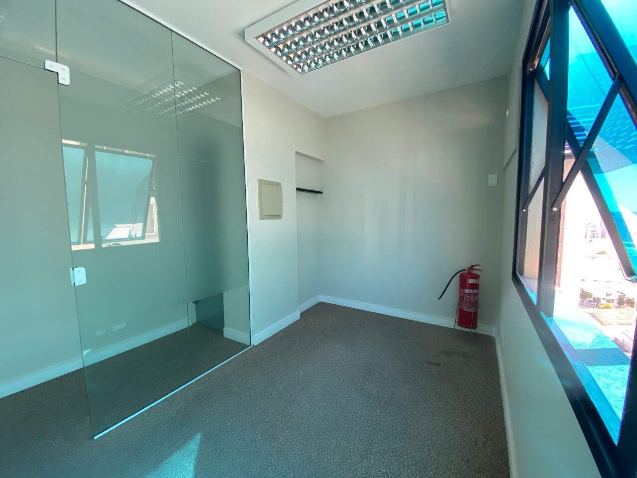 Sala para aluguel no Centro: 