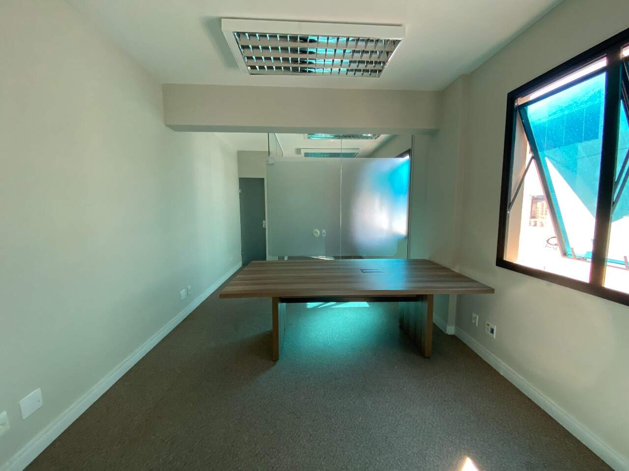 Sala para aluguel no Centro: 