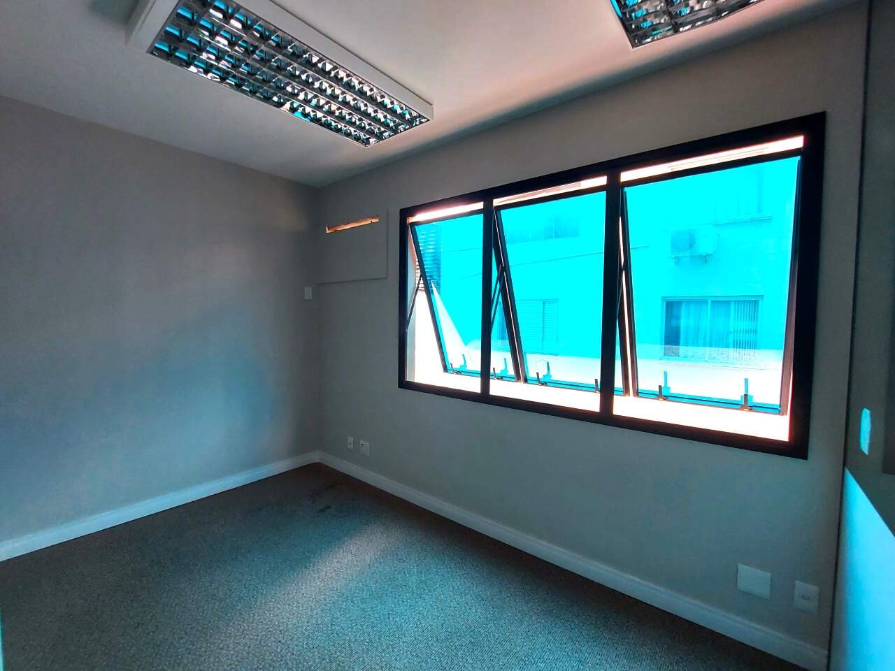 Sala para aluguel no Centro: 