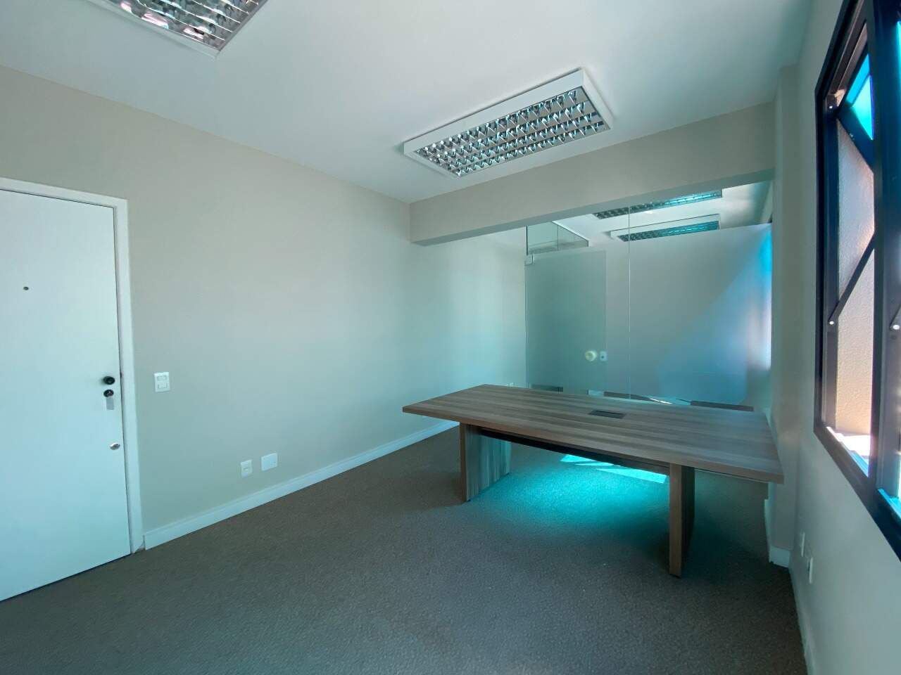 Sala para aluguel no Centro: 