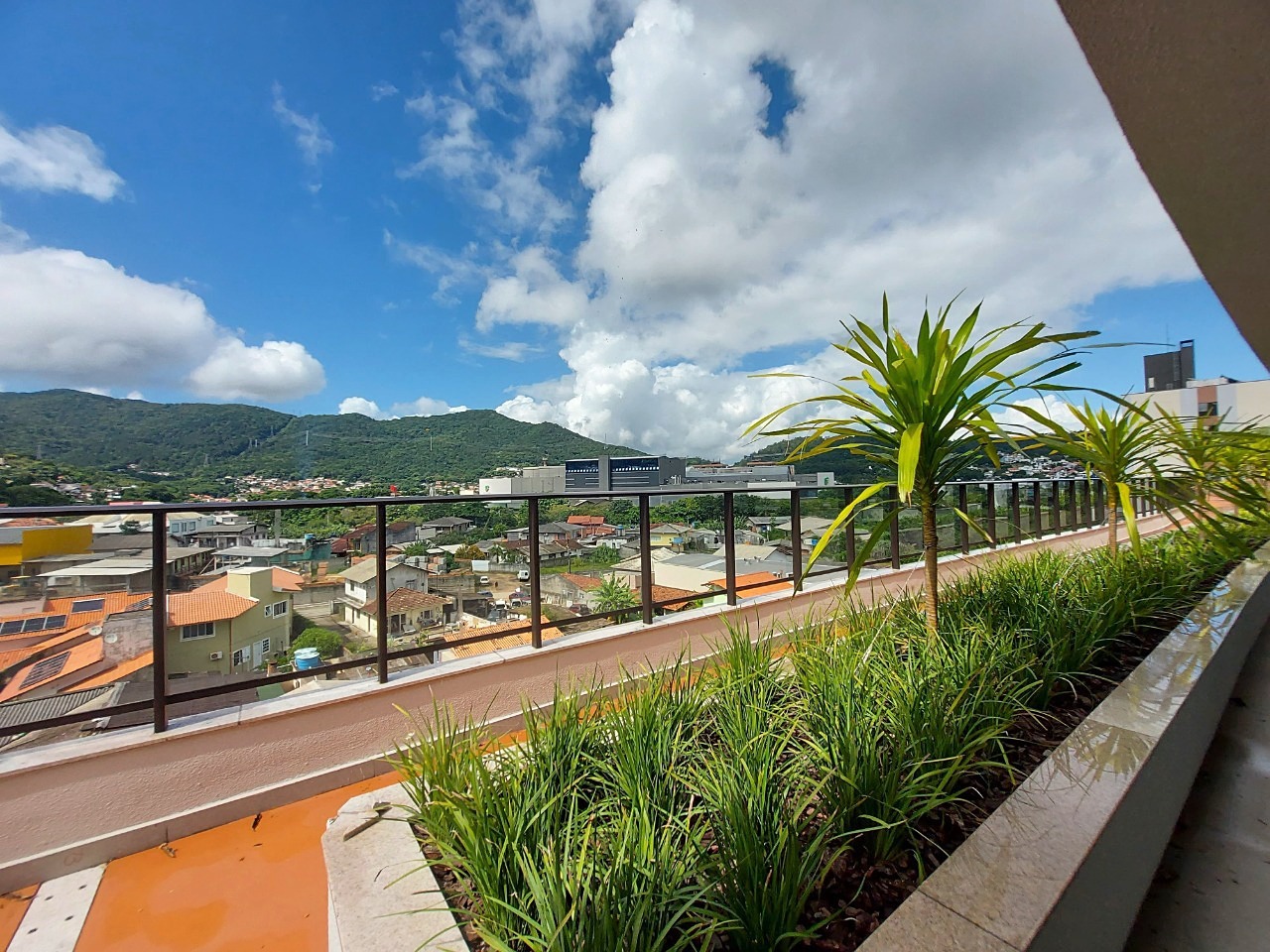 Apartamento para aluguel no Saco Grande: 