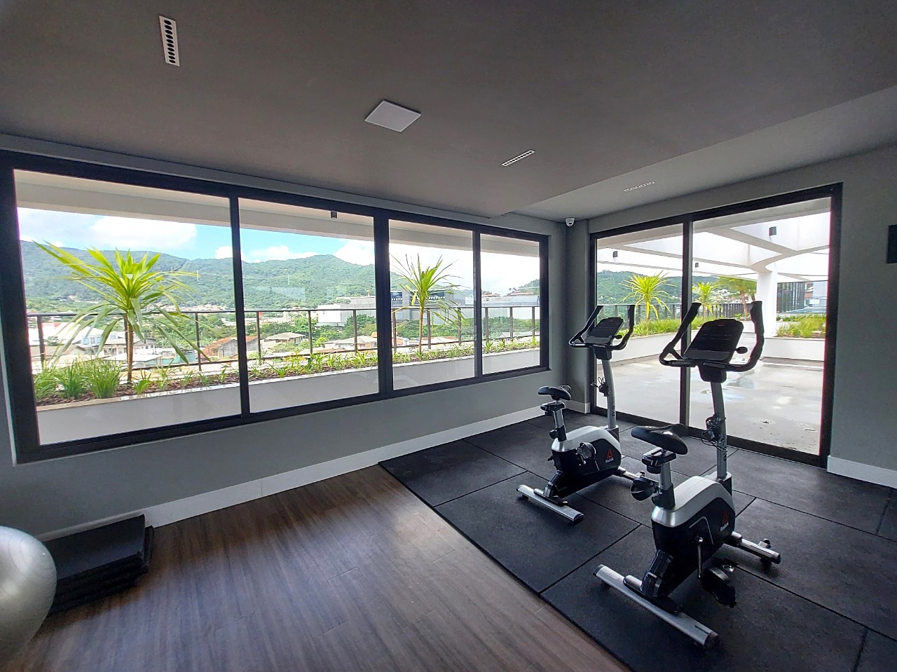 Apartamento para aluguel no Saco Grande: 